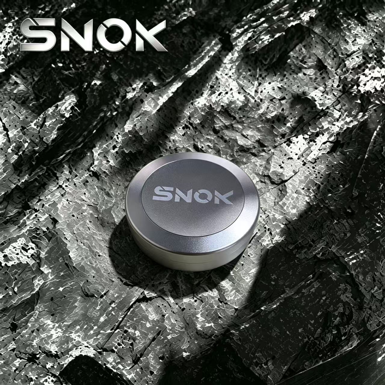 SNOK Portable Aluminum Tobacco Tin, Airtight Moisture Storage Case for Rolling Tobacco, Durable Container for Smokers