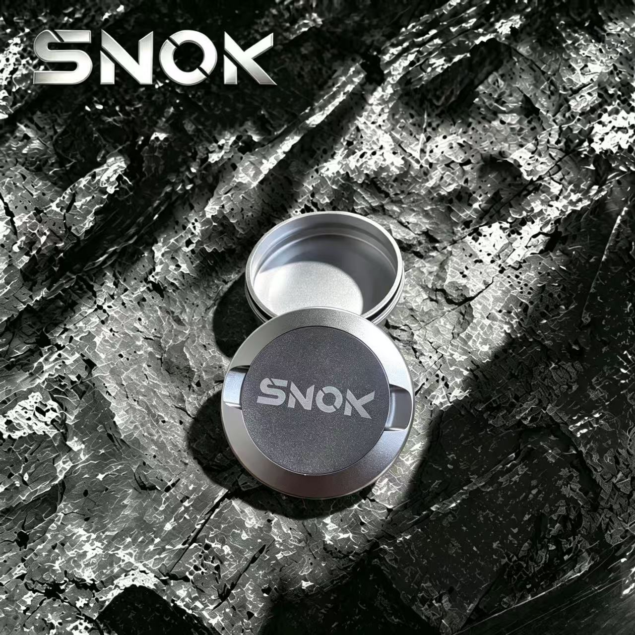 SNOK Portable Aluminum Tobacco Tin, Airtight Moisture Storage Case for Rolling Tobacco, Durable Container for Smokers