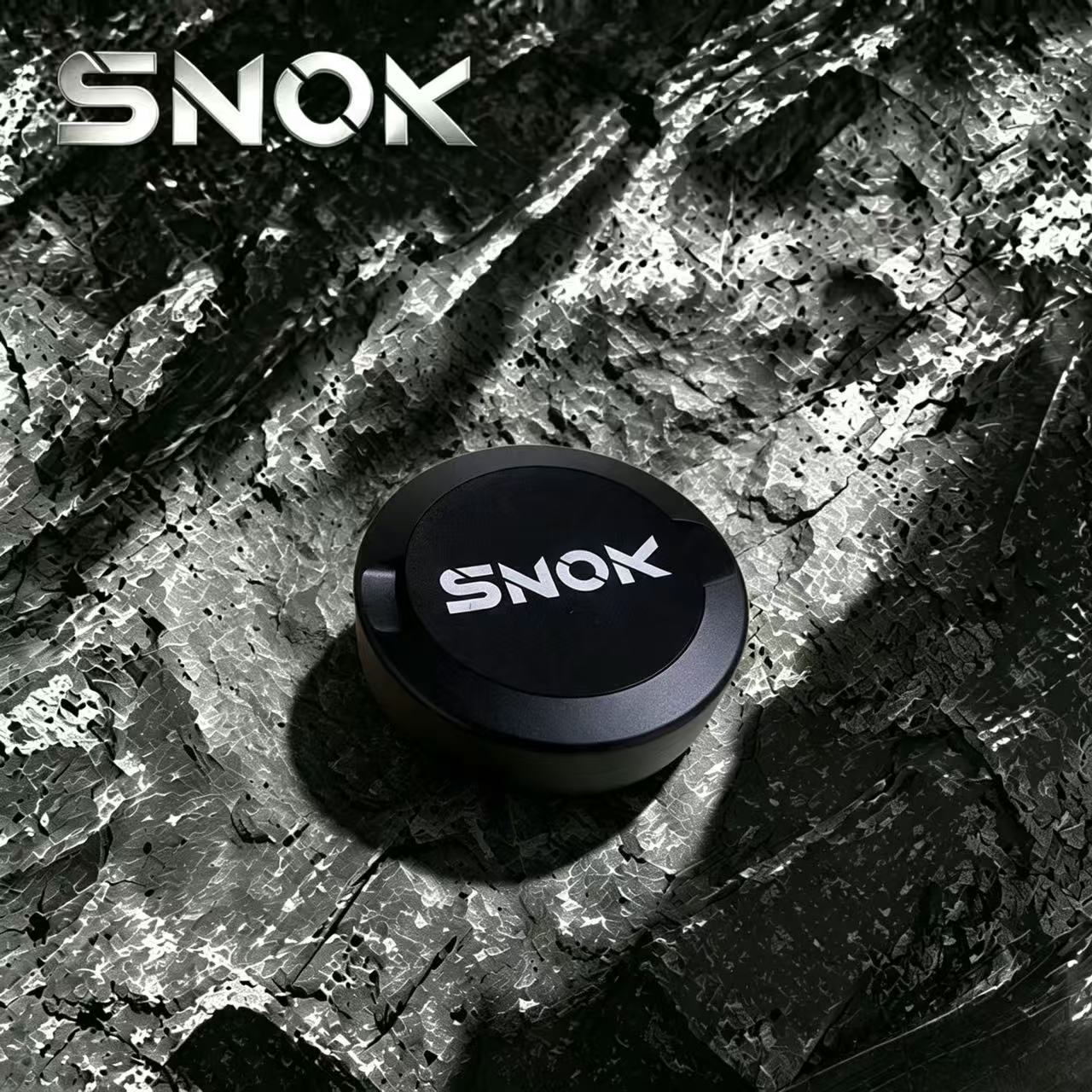 SNOK Portable Aluminum Tobacco Tin, Airtight Moisture Storage Case for Rolling Tobacco, Durable Container for Smokers